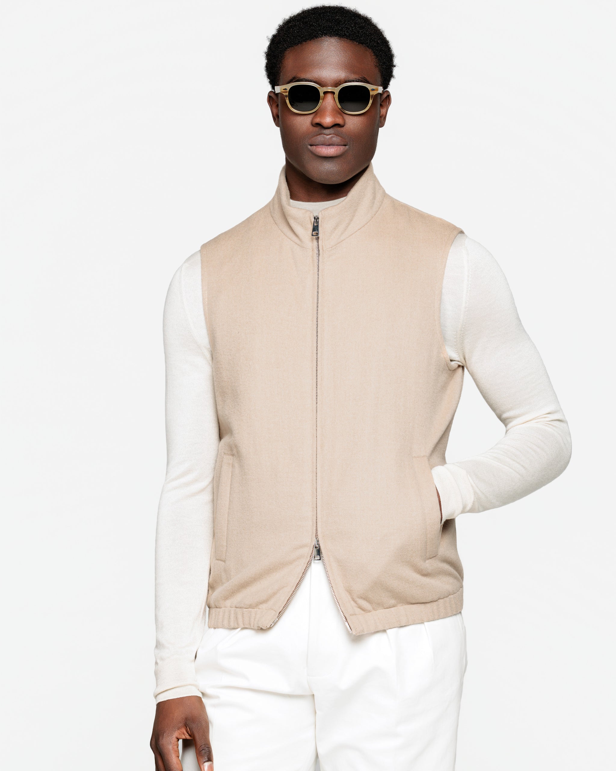 Gilet in effen zandkleur van 100% Baby Camel | Filatori